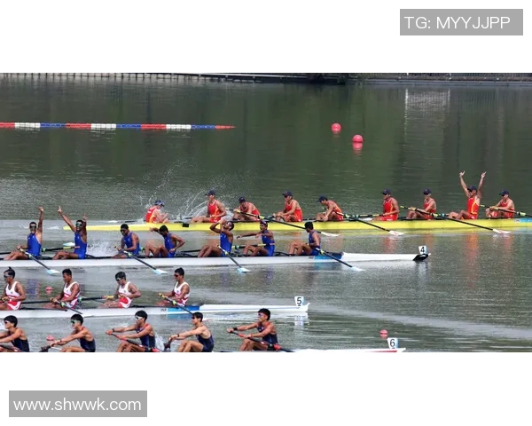 中国赛艇男队八人艇冲金成功，历史首次